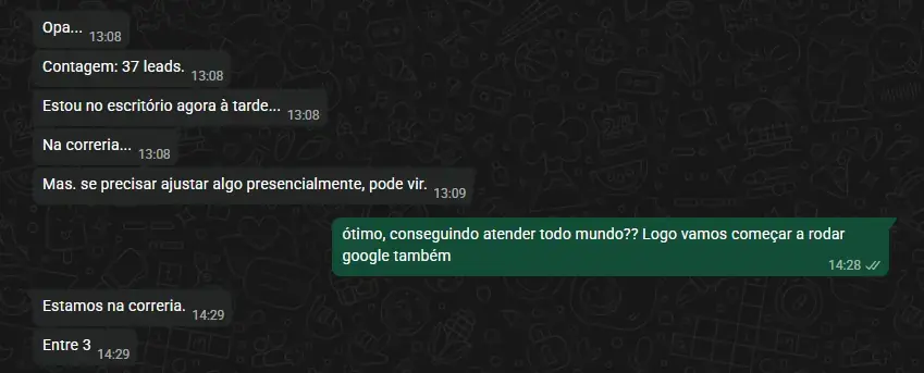 Cliente informando a contagem de trinta e sete leads e que a equipe estava na correria
